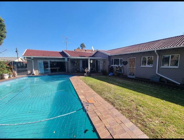 3 BEDROOM HOUSE FOR SALE IN BRACKENDOWNS